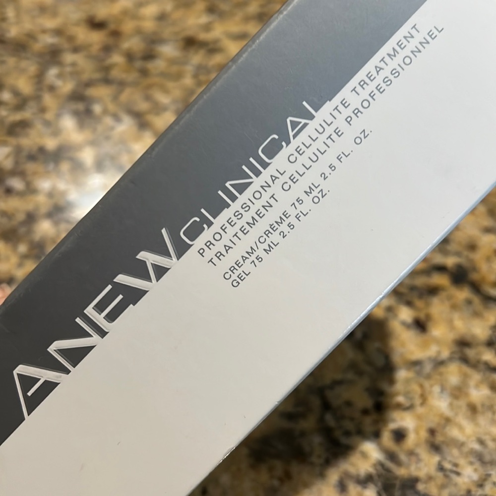Anew clinical‎ cellulite treatment